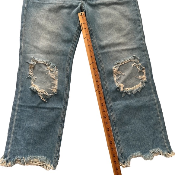 NWT FP Mid-Rise Straight Ripped Distressed Denim Jeans | Light Denim | Size 27 - Picture 5 of 6